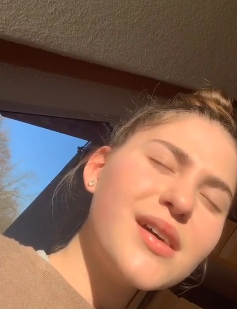 Enny-Maes viralem TikTok-Video mit ihrem XXXTentacion-Cover